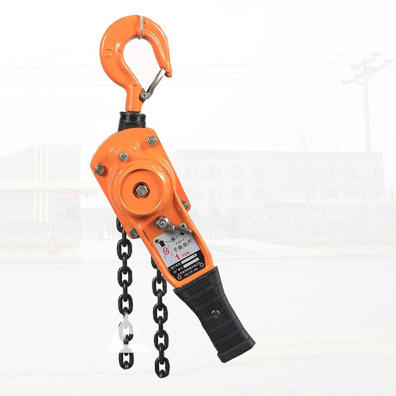 鏈條手扳葫蘆解救被困汽車